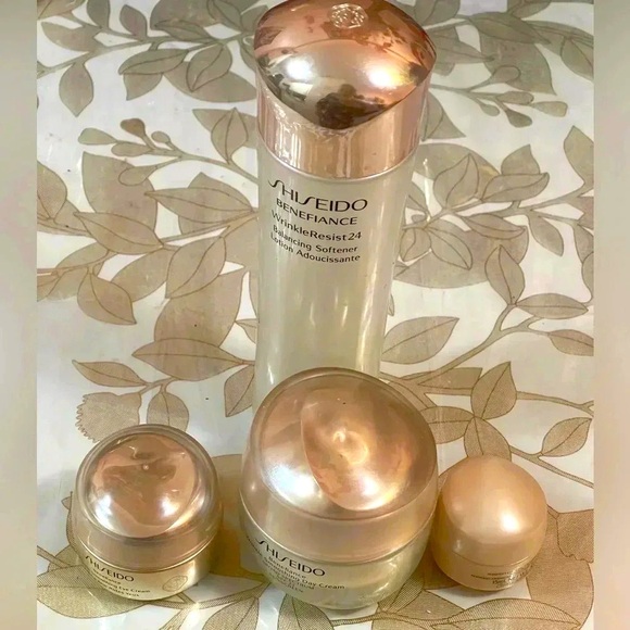 shiseido Accessories - Set of 4 SHISEIDO benefiance empty jar bottle